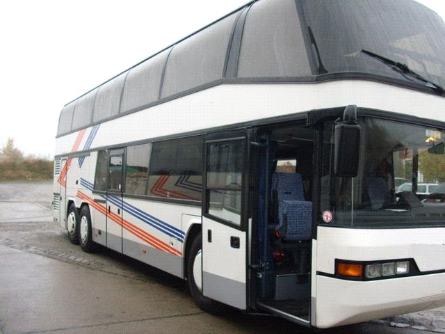 Autobusu parks Krāslavā Divstāvu Neoplan