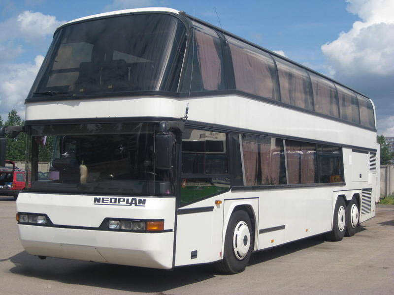 Autobusu parks Krāslavā Divstāvu Neoplan